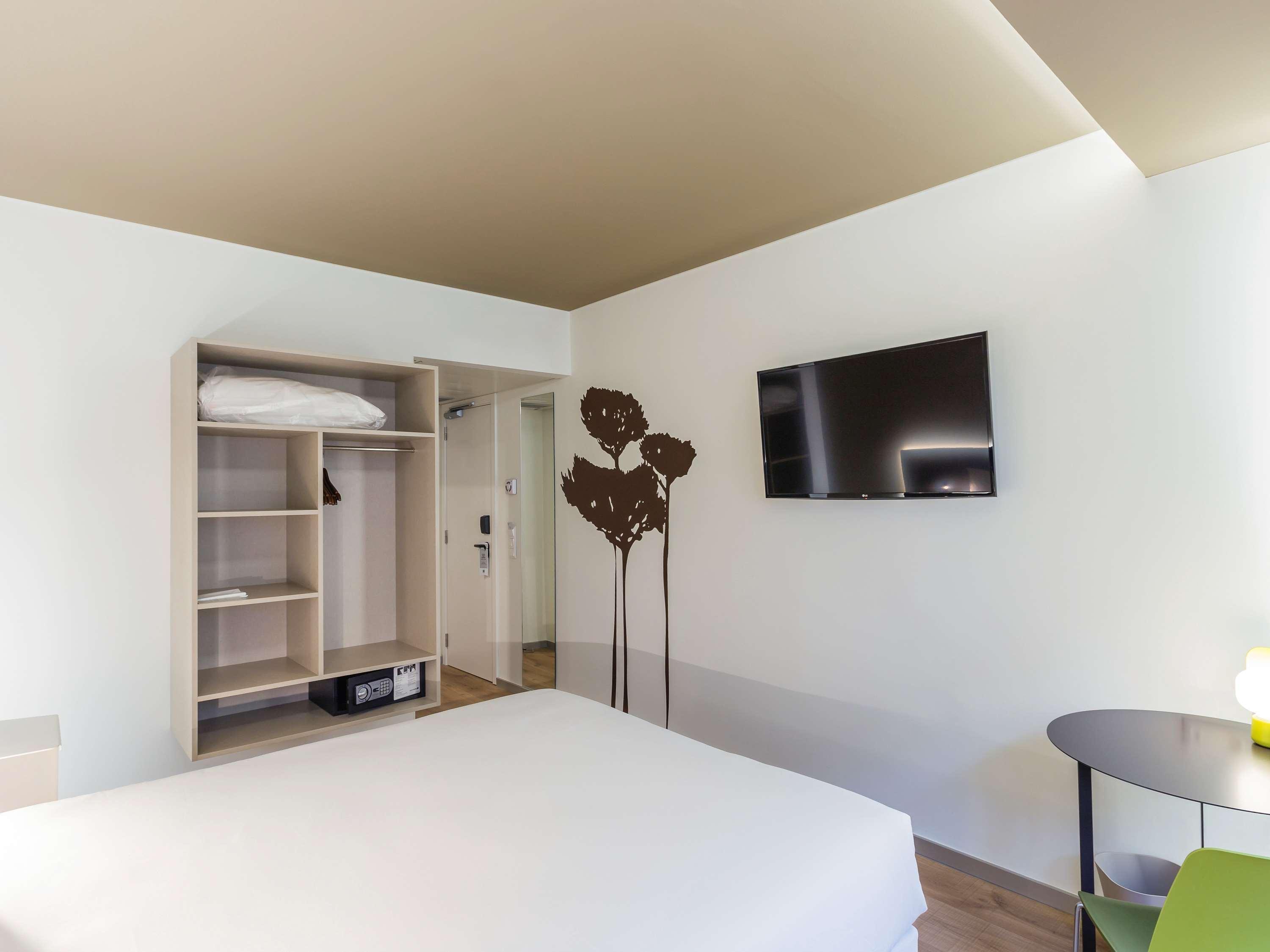 Ibis Styles Lisboa Centro Marques De Pombal Hotel Exterior photo